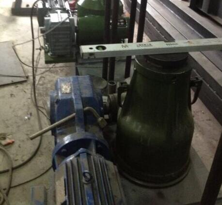 雙利牌螺旋式電動千斤頂50T-230T