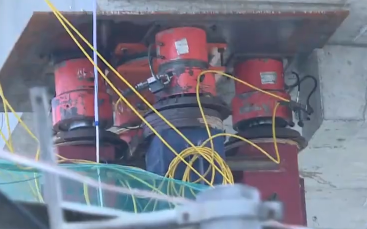 24只液壓千斤頂助力錢江通道跨過滬杭高速